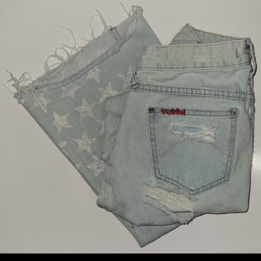 ISO these in size 25 waist and atleast 31 length. THANK YOU